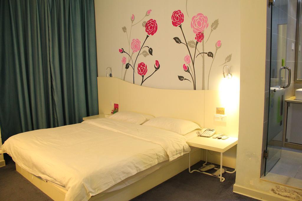 For You Chain Hotel Xiamen Room photo